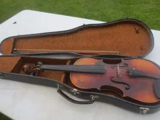 1 stk Violin cpl med taske og stryger 