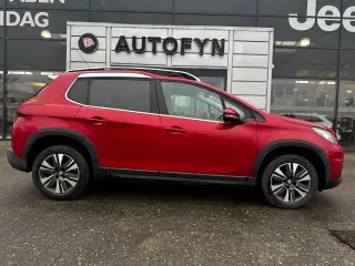 Peugeot 2008 1,2 e-THP 110 Selection Sky