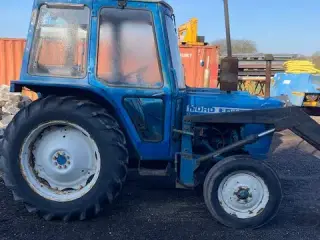 Traktorer  minigraver minilæsser Købes 