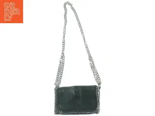 Sort skuldertaske med kæde (str. 22 x 14 cm)