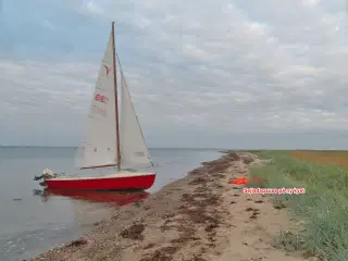 Sejljolle med trailer og 4 hk 4taktsmotor