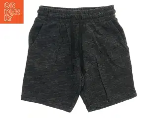 Sweatshorts fra H&M (str. 134)