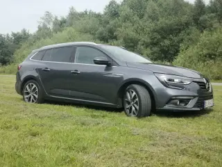 SINDSYGT Velholdt. Megane 4 bose 