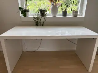 Skrivebord - IKEA MALM serien