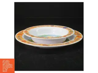 Barnetallerken med Peter Plys motiv fra Cole & Mason (str. Ø. 22 cm. og. ø. 17 cm)