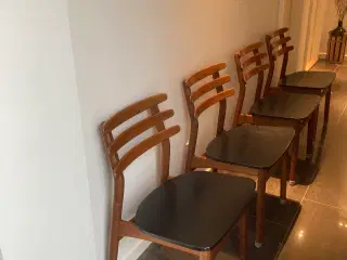 Stole J 48 i egetræ