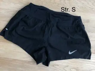 NIKE løbeshorts str. S