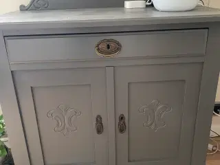 Fint gammelt skab