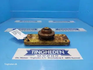 New Holland TX68 Beslag 9811086