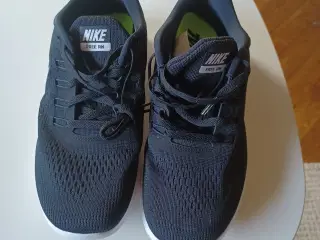 Nike sportssko str 37,5