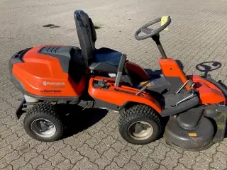 Husqvarna R 320AWD