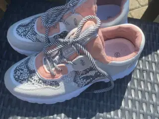 Sneakers str 39 