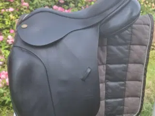 FAIRFAX Dressursadel 17' sort