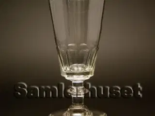 Wellington, slebet Ølglas. H:159 mm.