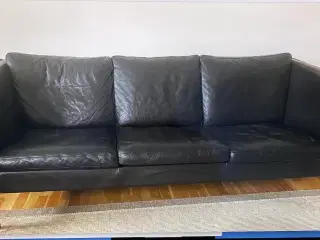 3 personers sofa  Sort ægte læder  meget fin stand