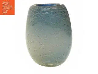 Svensk glasvase med specielt mønster (str. 22,5 cm)