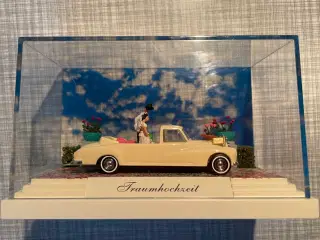 Busch diorama, nygifte med bil m.m. H0