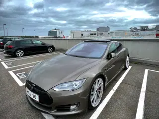 Tesla model s p85d