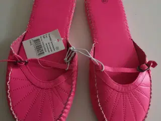 Helt nye smarte pink slippers str. 39