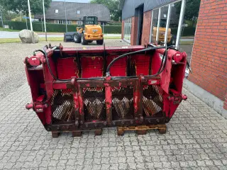 - - - SKÆRESKOVL M/VOLVOBE