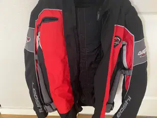 Mc tøj str m