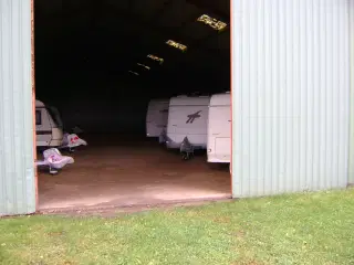 Helårsopbevaring af campingvogn ved Otterup