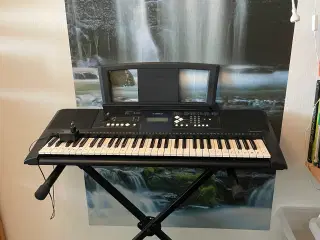 Yamaha keyboard 