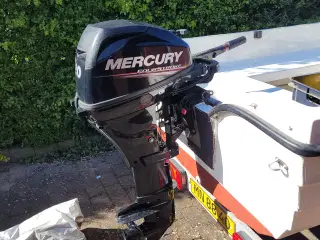 Båd 16 Fod med motor og trailer.