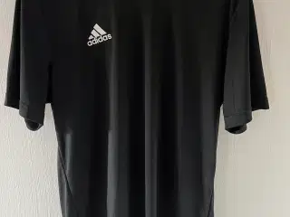 Adidas T-shirts str XL