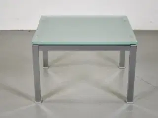 Pedrali glasbord med blankt understel