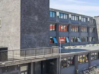 Unikt lejemål til både kontor, klinik og kreative erhverv i pulserende kvarter