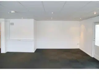 LYST OG PÆNT LEJEMÅL PÅ 74 M2 I STUEETAGE