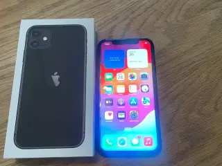 iPhone 11 (64 GB)