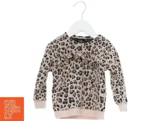Bluse med leopardmønster og flæsedetaljer fra Petit (str. 80)