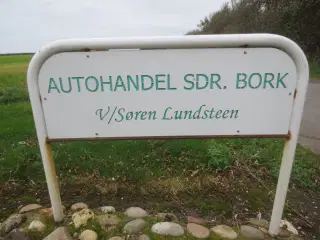 Flere biler til salg. 