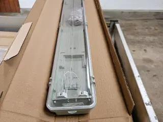LED - lysstof armatur