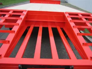 MAC 16 tons maskintrailer VITAL