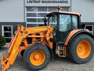 John Deere 6430 Med frontlæsser og vejdæk
