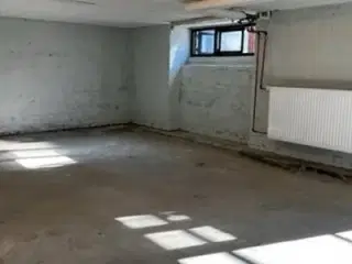Opvarmet kælderlokale 30m2