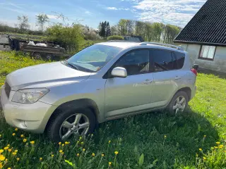 Toyota Rav 4 2,0VVT-i aut årg 06