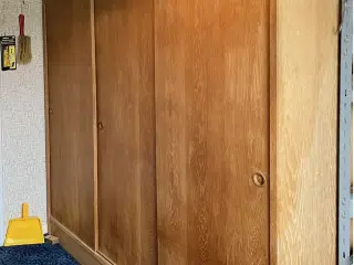 Klædeskab, Ege-finér