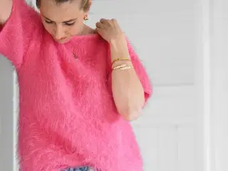 StrikkeKit - Fuzzy Tee - (Garn+Opskrift)