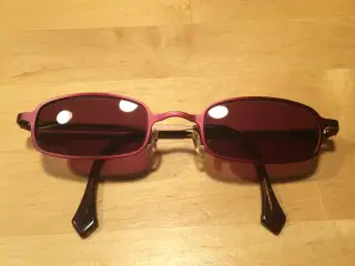 Brillestel til pige