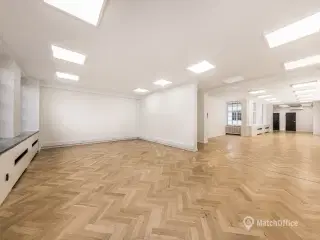 Centralt beliggende kontorlejemål på Østergade