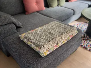 Mørkegrå sofa fra Ilva