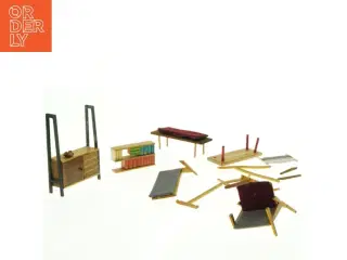 Miniaturemøbler i træ (str. Miniaturestørrelse til dukkehus)