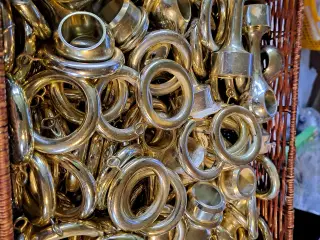136 Guld gardinringe og tilbehør 