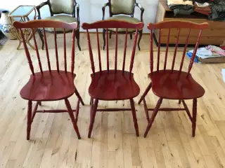 3 røde træstole