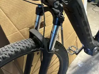 Mountainbike El mærke Scott 920