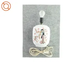 Lampe med motiv (str. LBH 17x13x38 cm)